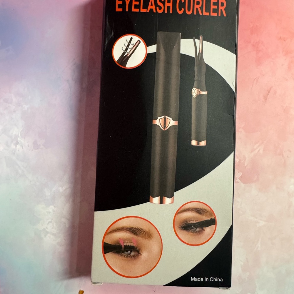 Eyelash Curler Tool in Black with Rose Gold Accents